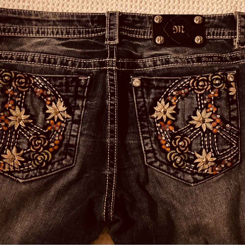 Miss Me Women's Embellished Jean Capris Size 31 x 22